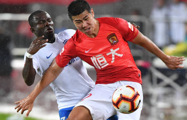 2-1！中国队掀翻比利时，超级大逆转+2026旗开得胜，球迷欢呼庆祝